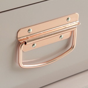 กล่องเก็บของทรงกระบอกโลหะตกแต่งลายรากบัวสีชมพู - Product Image 6