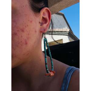Boucles d'oreilles pendantes Santo Damingo en perles d'eau douce turquoise, plaqué or, argent sterling, design goutte d'eau, multi-pierres - Product Image 2