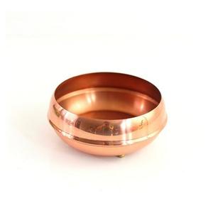 Ensemble de deux pots à plantes au design admirable, en métal doré, avec support, pour la décoration de jardin - Product Image 5