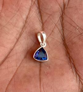 จี้แซฟไฟร์สีน้ำเงินทำด้วยมือสีเงินสเตอร์ลิง925จี้ผู้หญิงสวยจี้สีฟ้าสดใส - Product Image 5