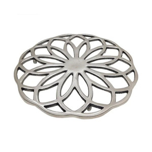 Salvamanteles de aluminio decorativo de mesa salvamanteles de metal de color dorado de forma personalizada para salvamanteles de protección resistentes al calor - Product Image 6