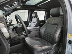 Magnifique Ford F-450 Super Duty Platinum 2024, transmission automatique, V8 cylindres - Product Image 2