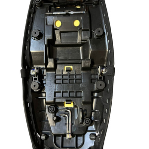 Sedile Originale Yamaha XSR 900 16-18 in Plastica e Pelle, Usato - Product Image 2