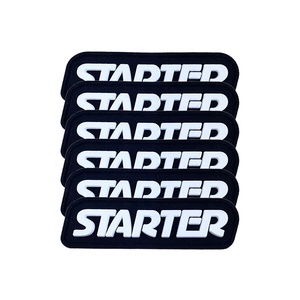 Étiquettes de logo en caoutchouc tissé durables, personnalisées, noires et blanches, de forme rectangulaire, avec des coins arrondis, logo en caoutchouc souple, alphabet, cœur - Product Image 1