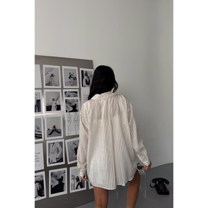 Blusa de Mujer en Voile Beige con Rayas Brillantes, Diseño Elegante a Rayas con Toque Brillante - Product Image 1