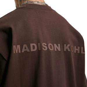 T-shirt surdimensionné Core marron 300 GSM Jersey de coton de poids moyen Coupe décontractée Boxy Épaule tombante Cou côtelé Streetwear de luxe - Product Image 3