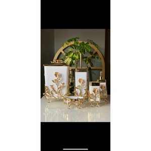 Ensemble de salle de bain créatif en métal enduit de poudre de couleur or et blanc avec 5 pièces porte-brosse à dents porte-serviettes et distributeur - Product Image 4