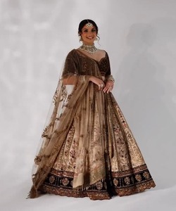 Luxe grande taille filles mariage Lehenga Choli vêtements de fête de mariée avec broderie perle travail soie rouge Chunni - Product Image 4