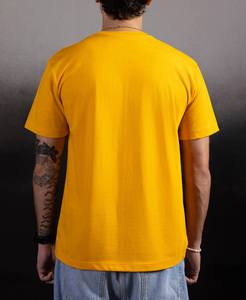 Camiseta de Hombre 100% Algodón, Corte Regular, 220 GSM, Diseño de Logotipo Personalizado, Hombros Caídos, Tejido de Lujo, Impresión Serigráfica - Product Image 5