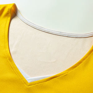 Conjunto de uniforme de baloncesto sublimado personalizado, malla transpirable impresa con colores de equipo y nombre de jugador para deportes de verano - Product Image 5