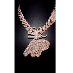 Collar con colgante en forma de letra de moissanita atemporal de calidad superior diseñado para celebrar el amor disponible a granel - Product Image 3