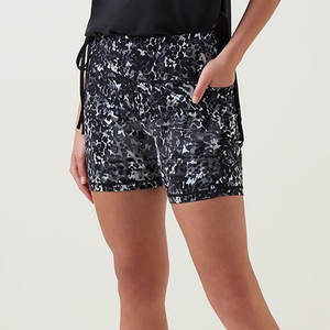 กางเกงขาสั้นผู้หญิงเอวสูง แห้งเร็ว คุณภาพสูง ราคาถูก รับออกแบบโลโก้ สำหรับขายออนไลน์ - Product Image 3