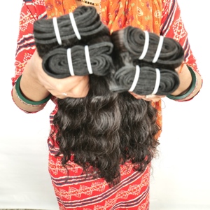 Vente en gros d'extensions de cheveux humains vierges noirs naturels faisceaux ondulés indiens bruts avec alignement des cuticules temple de vague profonde pour les femmes - Product Image 3