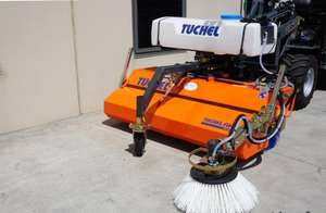 Balayeuse routière Tuchel Plus 590 pour chargeuses sur pneus et chargeuses compactes - Product Image 6