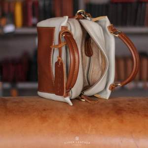 Djoen กระเป๋าโท้ทหนังแท้สองโทนหรูหรากระเป๋าถือสีน้ำตาลและสีขาวหรูหราพร้อมที่จับที่ทนทานสำหรับผู้หญิง - Product Image 3