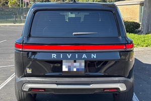 Voiture électrique Rivian R1S Adventure Edition 2023, sièges en cuir de luxe, boîte manuelle/automatique, conduite à gauche/droite, transmission intégrale, batterie au lithium R17 - Product Image 4