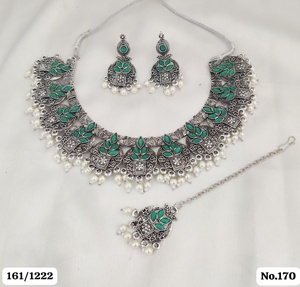 Collier de bijoux traditionnels royaux avec pierres multicolores et boucles d'oreilles assorties idéal pour les occasions festives de mariage ethnique - Product Image 3