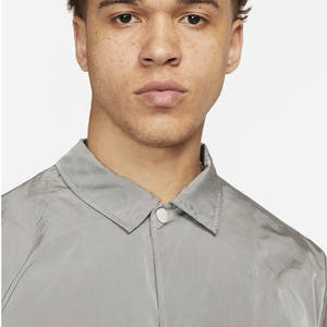 Venta al por mayor OEM chaquetas de los hombres Cierre de botón impermeable de nylon entrenadores chaqueta con cierre de botón cachés en blanco - Product Image 3