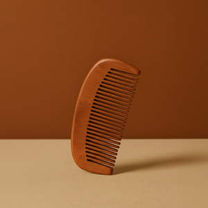 Peigne en bois de poche ERIGERON, marque privée, n°11, qualité durable et longue durée, pour soins capillaires minimalistes, emballé pour les hôtels - Product Image 1
