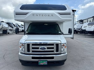 Vendedor Verificado de Autocaravana Usada E-n-t-e-g-r-a C-o-a-c-h O-d-y-s-s-e-y 24B 2023 Lista para Viajar - Product Image 5