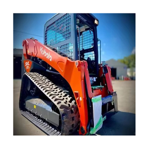 Chargeuse compacte Kubota, équipement robuste conçu pour un travail efficace dans les espaces restreints - Product Image 5