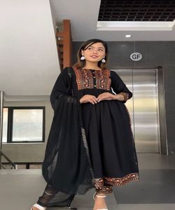 Robes de style vestimentaire modeste musulman pour le ramadan Abaya Line Plus Size Long Formel Patterns Fashion Kaftan African Clothing Collection - Product Image 6