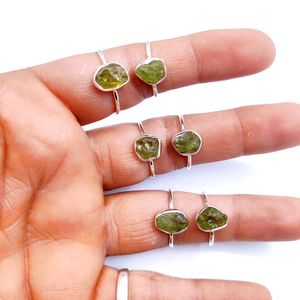 Bague en argent Sterling avec pierre péridot brute, faite à la main, pour fiançailles et mariage, bague péridot vert brut, bagues en pierre de naissance août - Product Image 1
