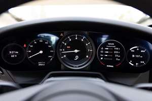 Porsche 911 Turbo R18 Coupé AWD 2024, faible kilométrage, essence, boîte automatique, conduite à gauche, état impeccable - Product Image 6