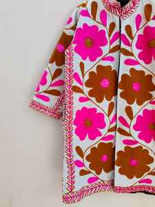 Veste florale bohème Suzani, faite à la main, brodée, longue veste en coton Suzani, veste longue artistique, vêtement unique de style bohème pour festival - Product Image 4