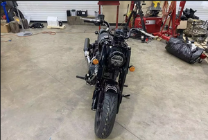 Motocicleta Indian Cruiser Chief Bobber ABS 2025, Color Negro Metálico, Lista para Usar, en Venta - Product Image 2