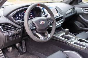 CADI-LLAC CT5-V BLACKWING 2023 IMPECABLE, Volante a la Izquierda/Derecha, Transmisión Manual de 6 Velocidades, Motor V8 Supercargado de 668 HP, Listo para Enviar - Product Image 3