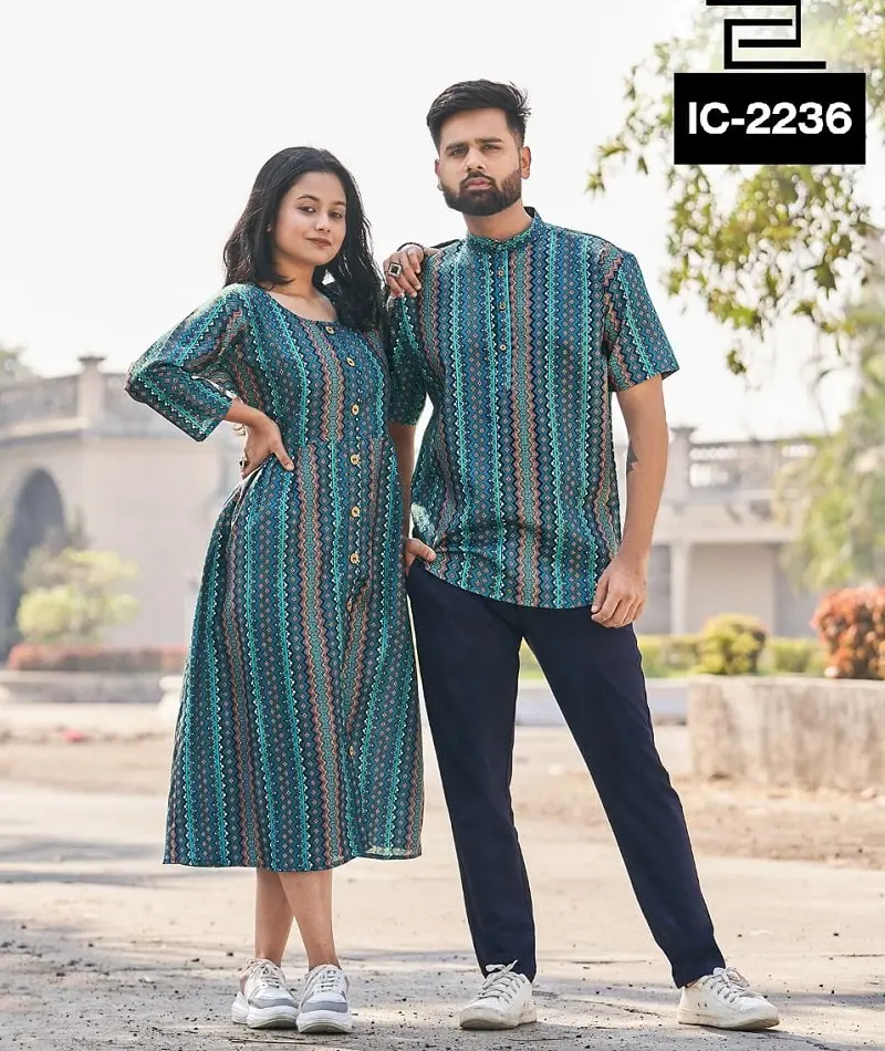 भारतीय जातीय पहनने के लिए एक ही मिलान अनन्य मुद्रित शर्ट और कुर्तियां पैटर्न पुरुषों एक महिलाओं के पहनने के लिए फैंसी नई जोड़ी सेट कुर्तियां