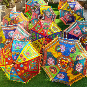 Rajasthani ร่มผ้าฝ้ายปักขนาด25นิ้วร่มกันแดดออกแบบลายช้างและดอกไม้สำหรับงานแต่งงานตกแต่งงานปาร์ตี้ - Product Image 1