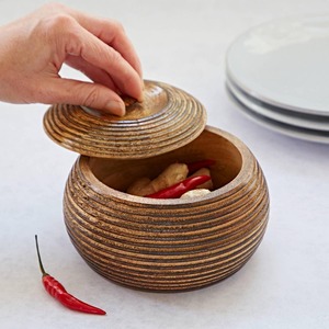 Boîte à sel en bois d'acacia en gros, boîte à épices en bois avec couvercle magnétique pivotant pour la cuisine, artisanat naturel - Product Image 1