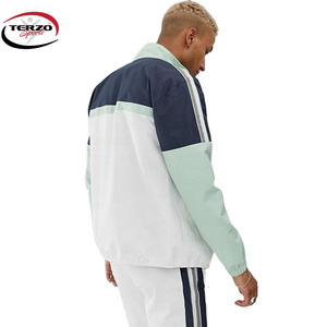 Chándal cortavientos reflectante de invierno de alta calidad personalizable para hombre, conjuntos de talla grande con logotipo impreso en colores personalizados - Product Image 3