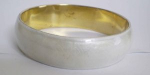 กำไลข้อมือทองแดงเคลือบสีขาวคุณภาพสูง งานฝีมือทันสมัย สำหรับผู้หญิง ดีไซน์เรียบหรู ชุบทอง สไตล์มินิมอล ทรงโดม แบบชาติพันธุ์ - Product Image 6