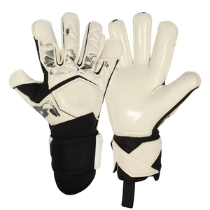 Gants de gardien de but de football de haute qualité sur mesure Gants de sport en cuir avec étiquette personnalisée fabriqués au Pakistan - Product Image 2