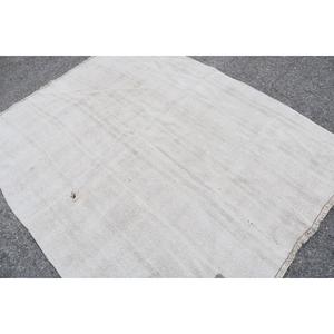 พรมตุรกีขนาด 5.3x6.9 ฟุต พรมวินเทจ พรมลายดอกไม้สีขาวน้ำตาล - Product Image 4