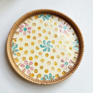 Plateau de service en rotin incrusté de nacre florale pour le rangement à la maison et en cuisine - Product Image 2