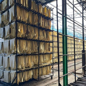 Caucho Natural Baiyue de alta calidad RSS4 Hojas ahumadas acanaladas Aplicaciones automotrices médicas de grado premium Precio competitivo - Product Image 3