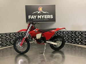 Moto Enduro Monocylindre Haute Performance 2 Temps GASGAS <span class=keywords><strong>EC</strong></span> <span class=keywords><strong>300</strong></span> 50 CV avec Suspension WP XPLOR – Modèle 2027 Très Soigné - Product Image 4