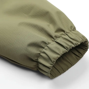 Chaqueta con Capucha Gruesa y Elegante para Hombre, Diseño con Bolsillos con Cremallera, Estilo Casual, Cuello Alto, Servicio OEM, Bloques de Color, Patrón de Letras - Product Image 5