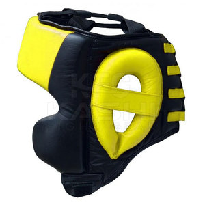 Protège-tête de boxe portable en cuir fabriqué au Pakistan, design respirant et absorbant les chocs pour un confort et une sécurité améliorés lors de l'entraînement - Product Image 3