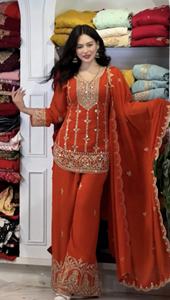Costume palazzo en faux georgette lourd avec travail sur les deux côtés, devant et derrière, tenue de soirée, tenue pakistanaise, costume palazzo - Product Image 5