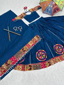 Dernier créateur en pur coton Gamthi Work Lehenga Choli by FabZone Vêtements indiens et pakistanais - Product Image 4