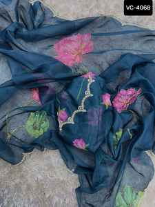 Diseño de encaje intrincado Georgette Bandhani Saree Estilo tradicional Ropa de mujer para bodas Festivales Fiestas - Product Image 6