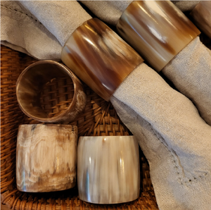 Elegantes Anillos para Servilletas de Cuerno Hechos a Mano con Acabado Pulido, Ecológicos, en Color Natural, Personalizables, Diseño Moderno y Clásico - Product Image 2