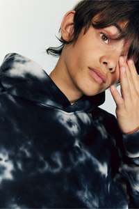 Sudadera con capucha de invierno con estampado de corbata y troquel de moda transpirable personalizada para niños y niñas Unisex para venta al por mayor - Product Image 4