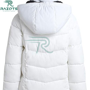 Veste en polaire safari imperméable respirante à séchage rapide pour femmes, à capuche amovible, très vendue, en provenance du Pakistan - Product Image 6