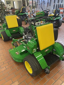 Cortadora de Césped Comercial John Deere con Motor Kawasaki de 22 HP y Plataforma de 52 Pulgadas, Equipo Profesional de Jardinería en Venta - Product Image 3